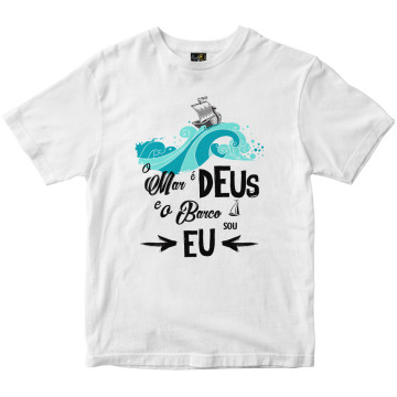 Camiseta O Mar é Deus branca Rainha do Brasil