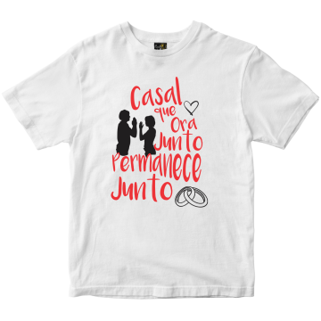 Camiseta Casal que ora junto branca Rainha do Brasil